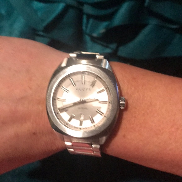 Pristine pre-owned GUCCI watch! - Picture 2 of 6